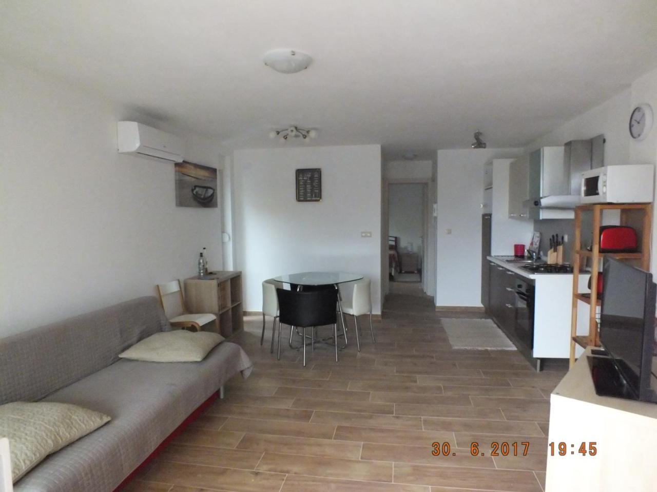 Apartma Apartments Amore Baska (Krk)